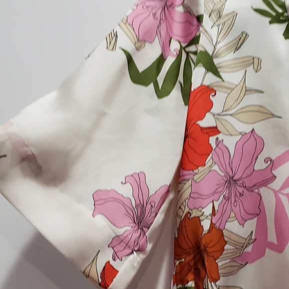 Beautiful blouse - Picture 4 of 7